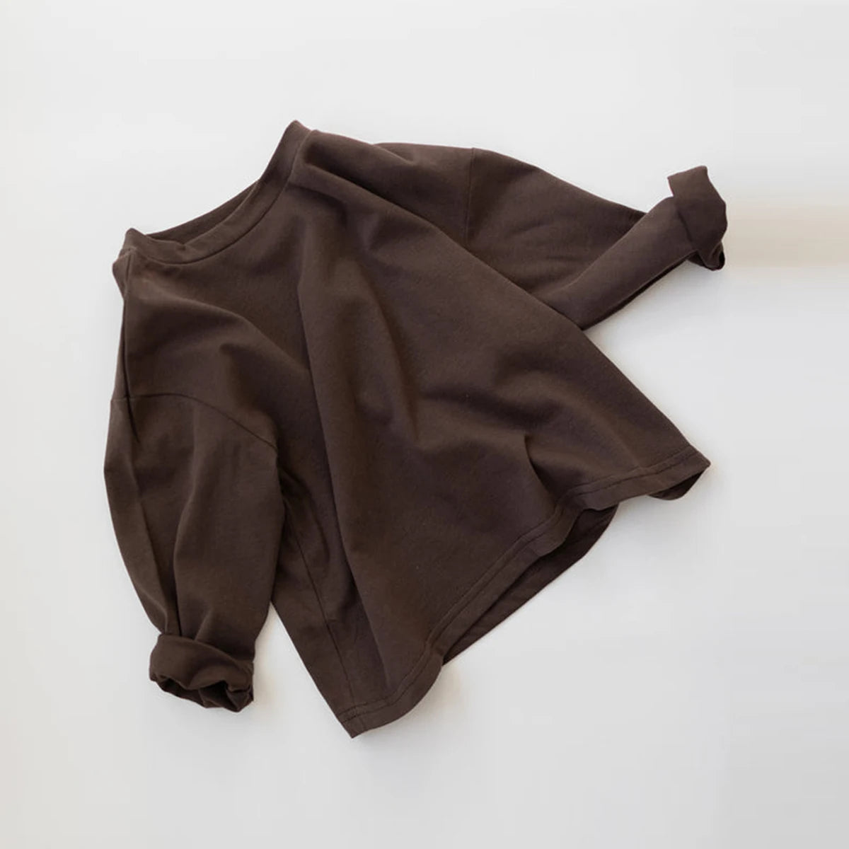 Minimalistische donker bruin oversized sweatshirt voor babies en peuters | Casual lange mouwen trui van katoenmix | Trendy neutrale streetwear mode