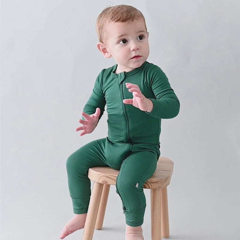 Ademende Bamboe Baby Jumpsuit met Footies en Lange Mouwen